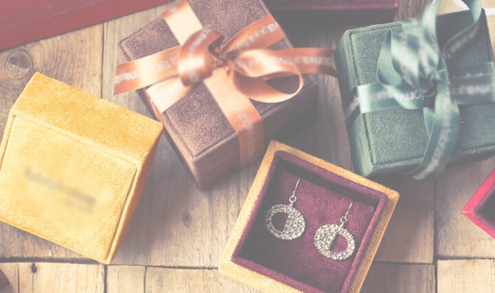 Christmas shopping tips and tricks